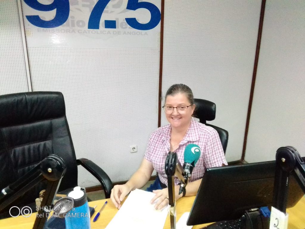 Irmã Neide Lamperti dá entrevista à Rádio Ecclesia de Angola Scalabrinianas